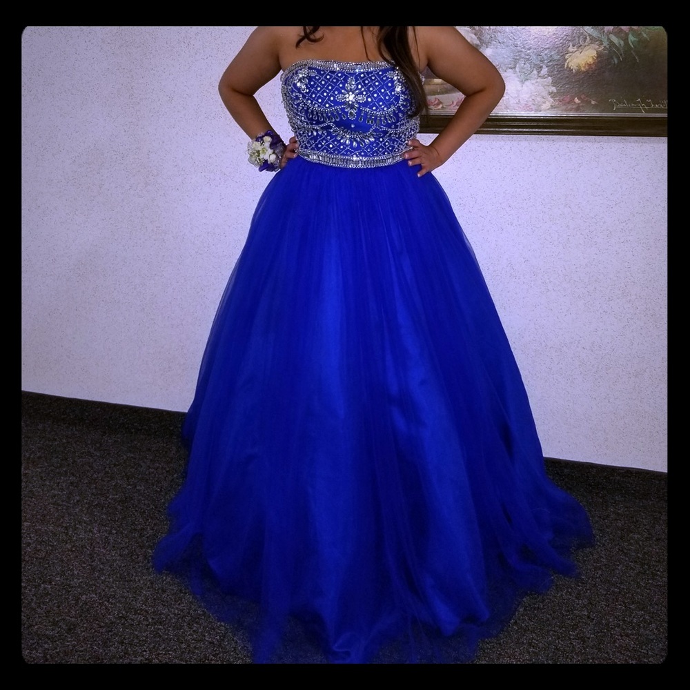 Mac Duggal Gown Size 14